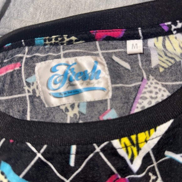 Colorful Geometric Pattern T-Shirt - Picture 4 of 5